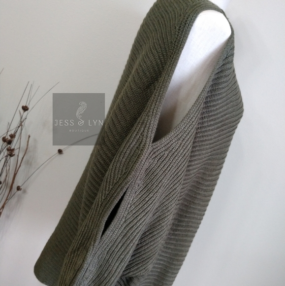 🆕 JAMESYN- Olive Oversized Boyfriend Knit Sweater w/Open Arm Detail - Picture 8 of 16